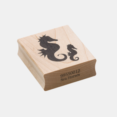Houten stempel met een sierlijke zeepaardjes, geschikt voor creatieve en magische Encaustic Art projecten.