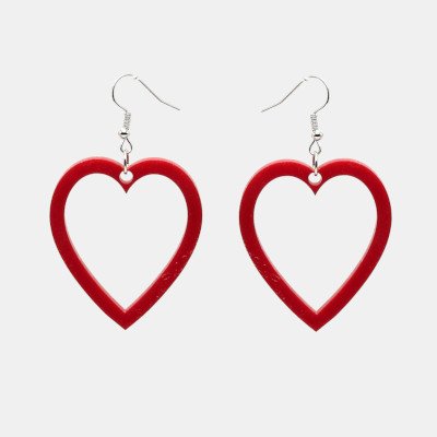 Plexiglas oorbellen in open hartvorm Oorbellen gelaserd uit plexiglas in de vorm van een open hartje.